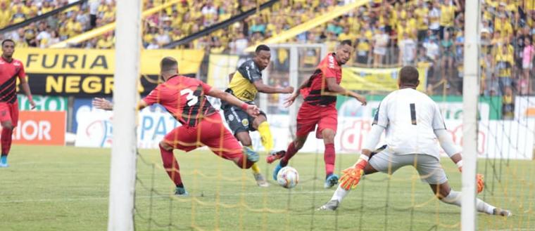 Paranaense: Com recorde de público, FC Cascavel vence Athletico e segue na liderança