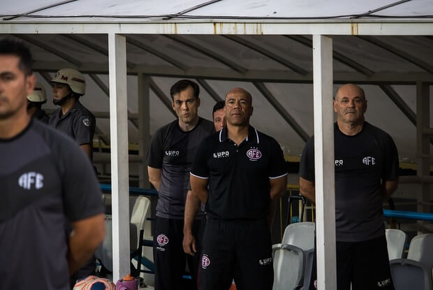 Após derrota, ex-treinador da Ponte Preta balança no Paulistão