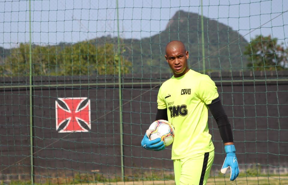 Goleiro recordista, Lucão renova contrato com o Vasco até a temporada de 2023