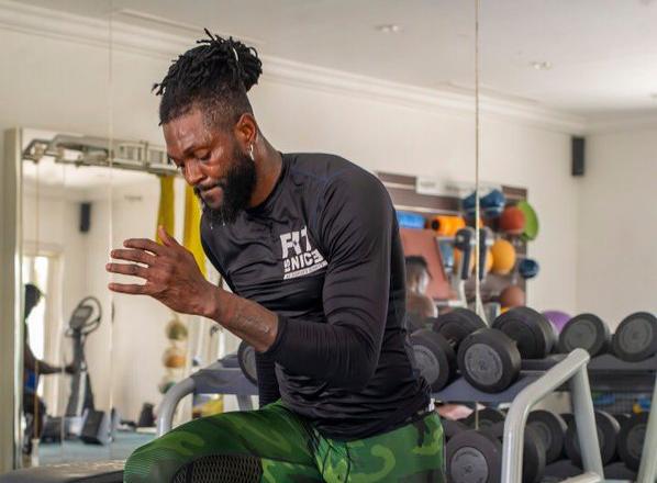 Time sul-americano anuncia atacante Adebayor, ex-Real Madrid, Arsenal e Tottenham