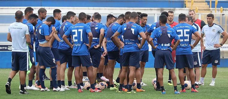 Elenco do Água Santa mostra confiança antes de jogo-chave contra a degola pelo Paulistão
