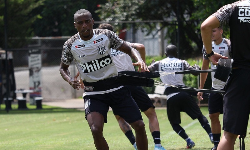 Paulistão: Fora há 12 dias, lateral-direito da Ponte Preta inicia transição