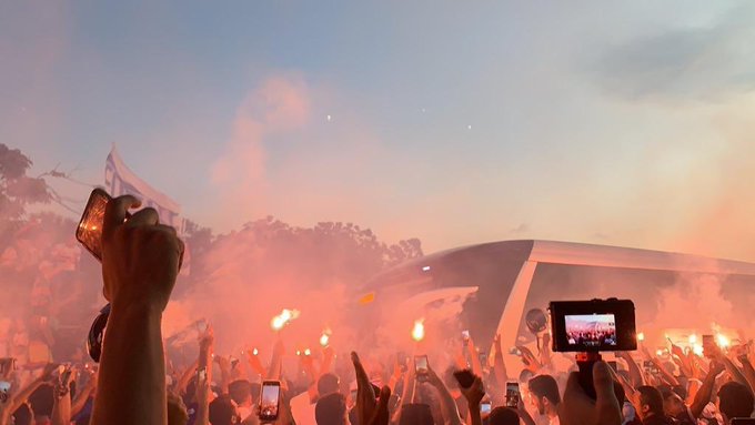 Fortaleza embarca para sua primeira partida internacional com grande festa da torcida