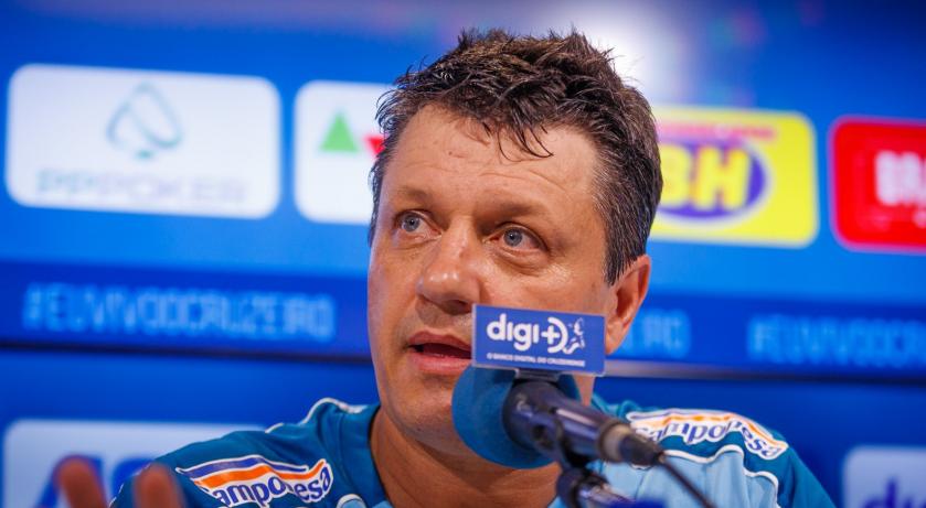 Adilson Batista define Cruzeiro com três mudanças para estreia na Copa do Brasil