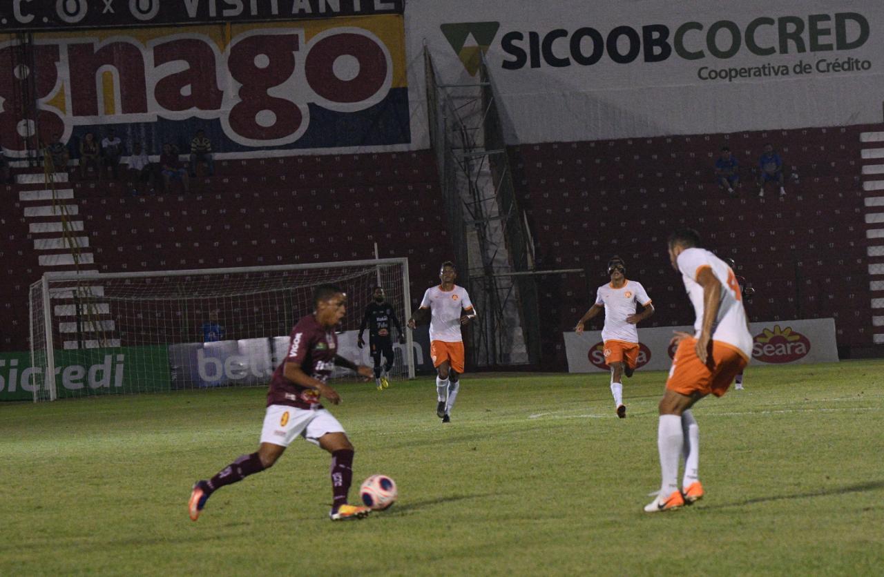 Sertãozinho 1 x 1 Atibaia – Touro arranca empate no final e segue próximo dos líderes