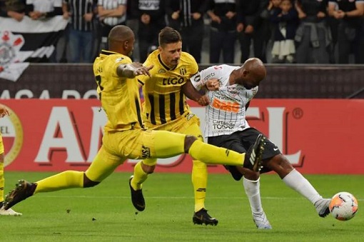 Corinthians revive o amargo gosto de eliminação precoce na Libertadores