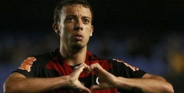 Cria do Flamengo, artilheiro do Paranaense acerta com clube da Série D