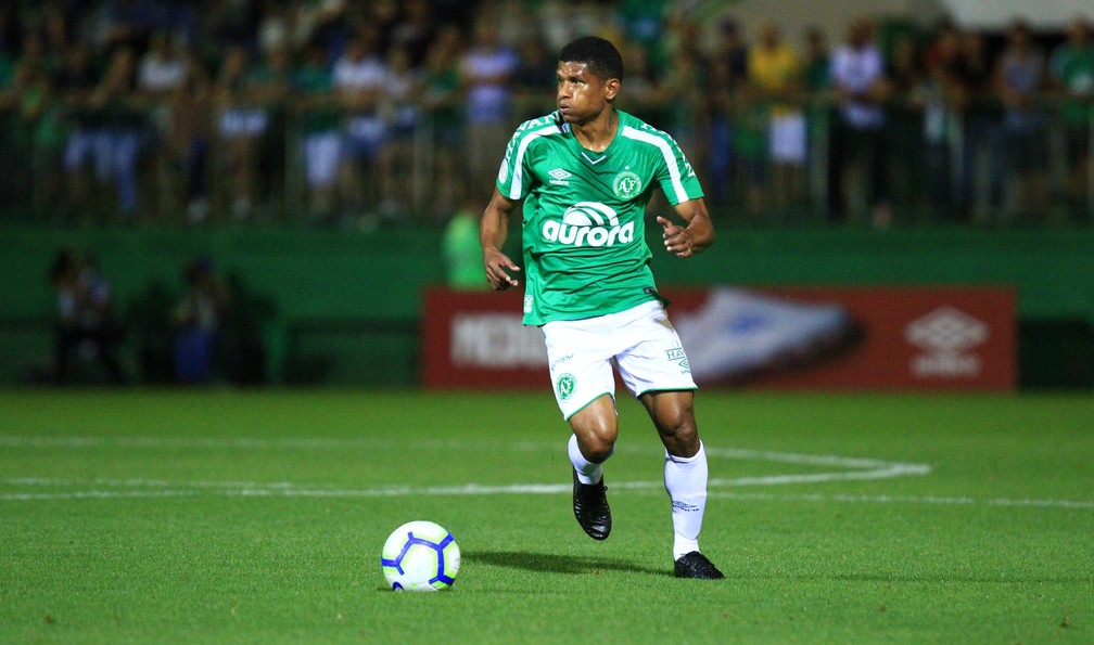 Márcio Araújo não chega a acordo com a Chape e fica livre para acertar com rival