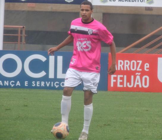 Paulista A3: Volante exalta estreia no profissional do EC São Bernardo: “Sonho de criança”