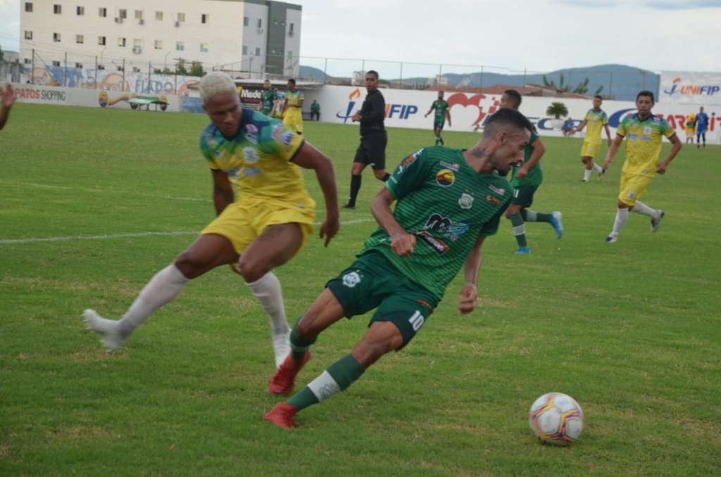 Carioca é o novo reforço do ASA