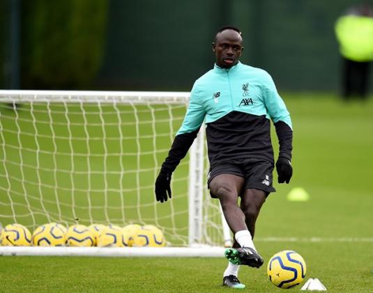 Inglês: Recuperado de lesão, Mané volta ao Liverpool neste sábado, contra o Norwich City