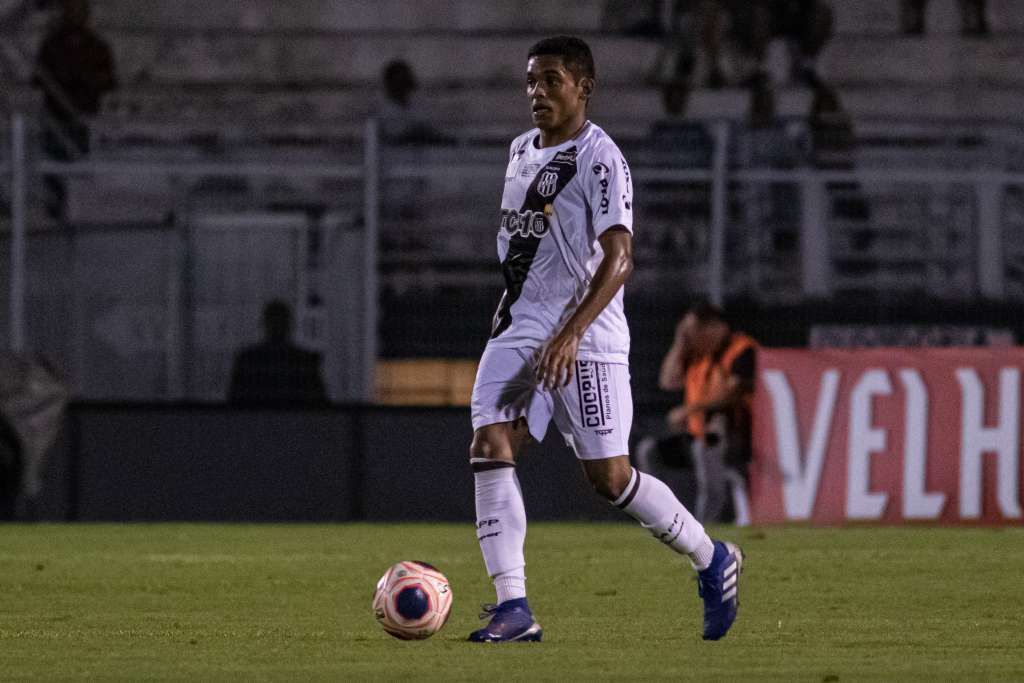 Dawhan comemora classificação e mira sequência positiva da Ponte - Rebeca Reis / AA Ponte Preta