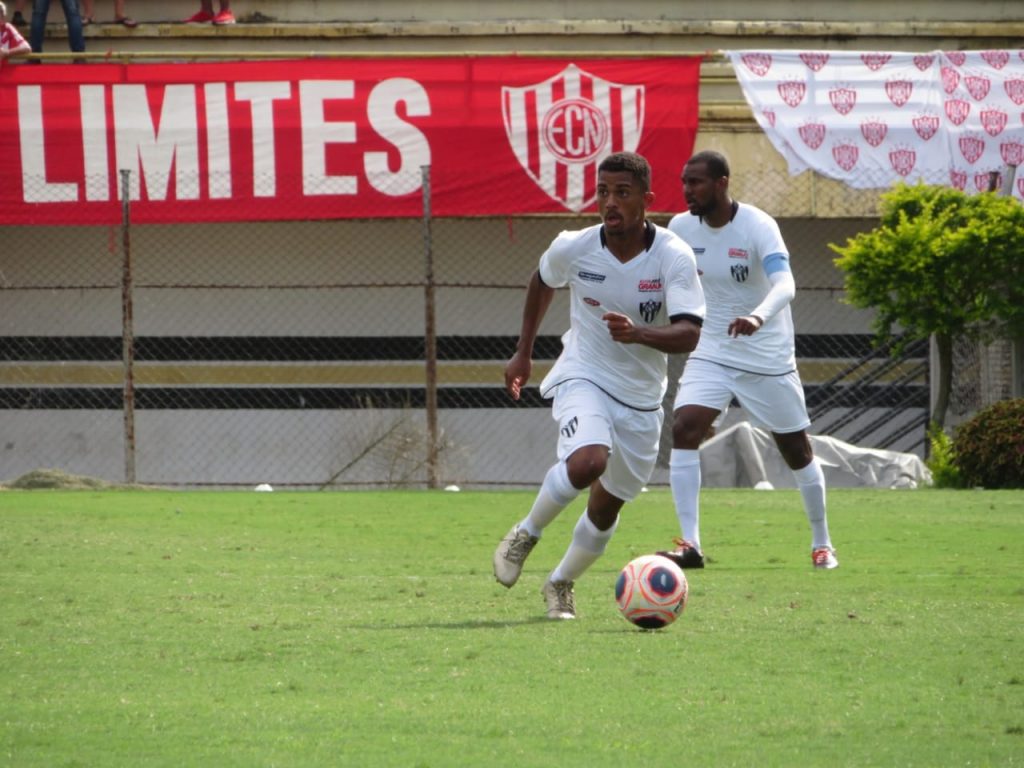 Wilson, atacante do EC São Bernardo, projeta jogo duro ante Comercial