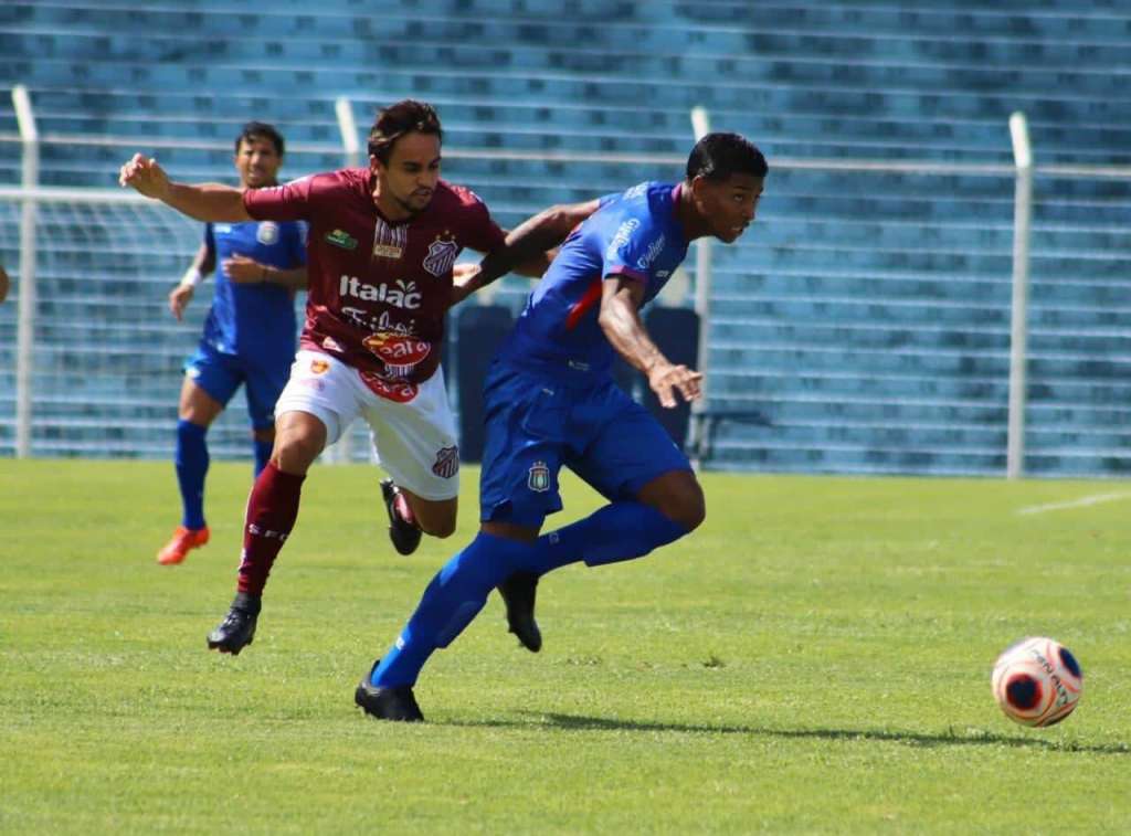 São Caetano busca a vitória para encostar nos líderes (Foto: Fabrício Cortinove)