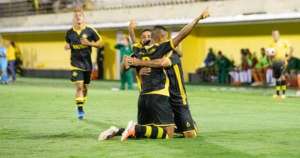 Votuporanguense x São Bernardo - Bernô visita lanterninha para colar no Monte Azul