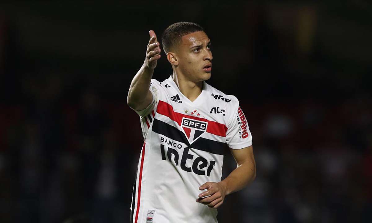 Raí confirma venda de Antony e diz que atleta fica fora de clássico por precaução