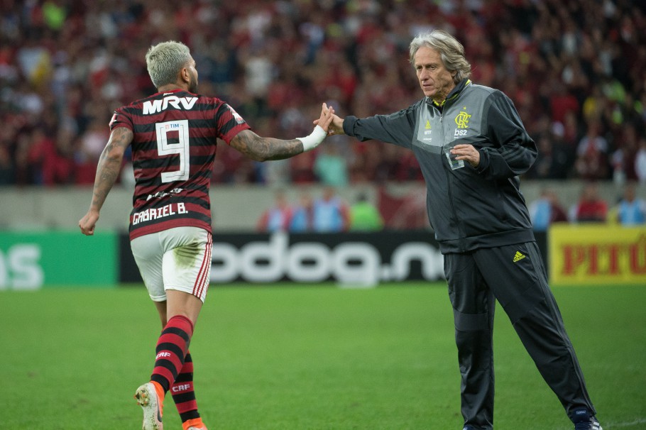 Na véspera da Supercopa do Brasil, Jorge Jesus volta a cutucar o Fluminense