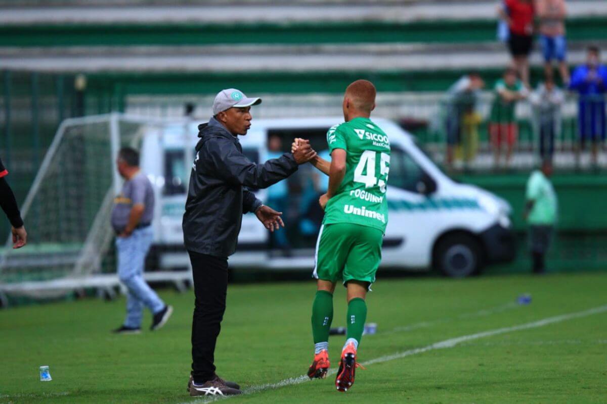 Único time que ainda não ganhou no Catarinense acerta saída de treinador