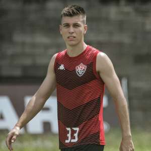 Para reforçar o sub 23, Vitória acerta empréstimo de zagueiro formado no Guarani