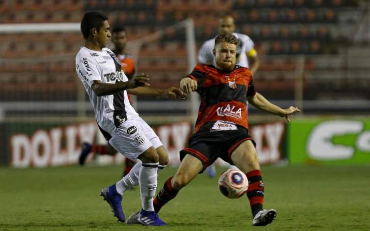 Da mesma forma que goleiro enterra time, Roger também enterrou a Ponte em Itu