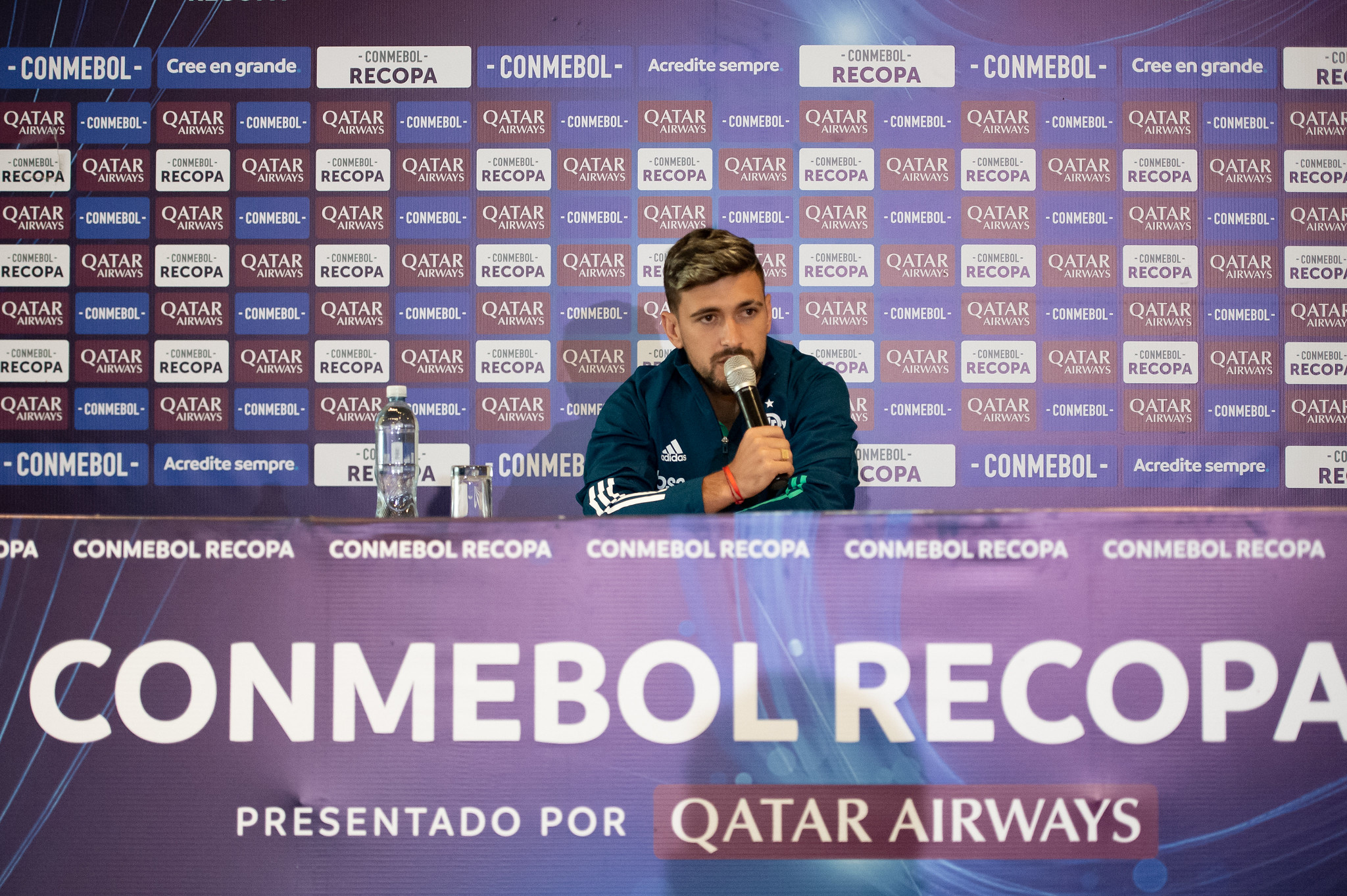 Altitude, viagem e desgaste físico não assustam Arrascaeta para duelo em Quito