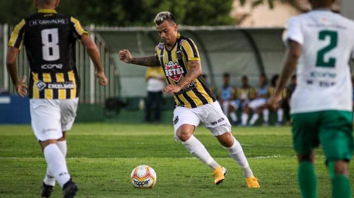 Bernardo, meia do Volta Redonda. (Foto: Divulgação / Volta Redonda)