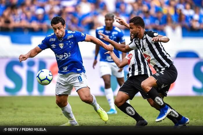 Cobrando R$ 75 milhões na Justiça, atacante rescinde com o Cruzeiro