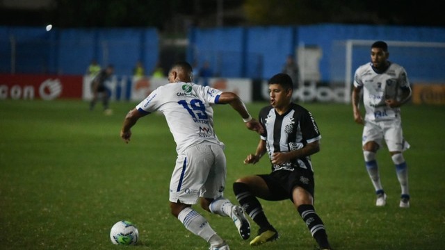 Figueirense eliminou o Vitória-ES na Copa do Brasil (Foto: Fernando Madeira/A Gazeta)