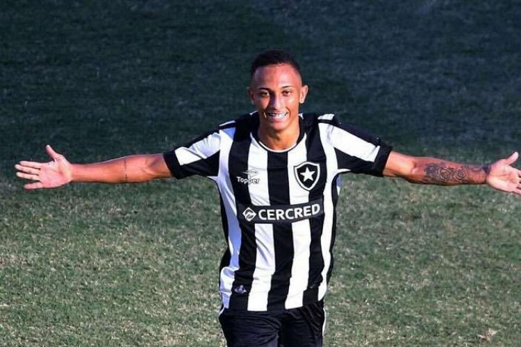 Pernambucano: Executivo do Santa Cruz aguarda atacante do Botafogo, mas agente nega