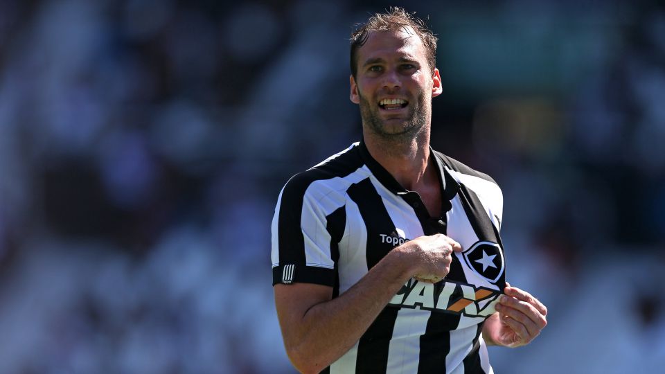 Carioca: Capitão do Botafogo, Carli recebe sondagens e pode deixar o clube