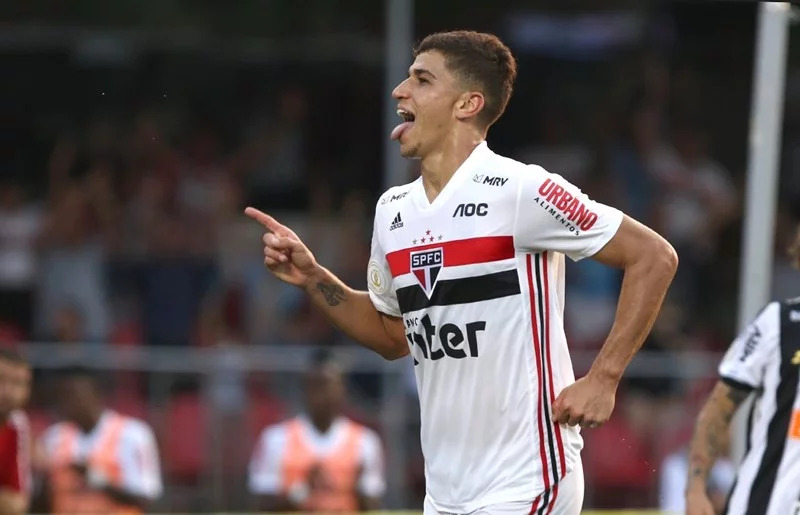 Vitor Bueno mantém confiança no ataque do São Paulo: ‘Uma hora a bola vai entrar’