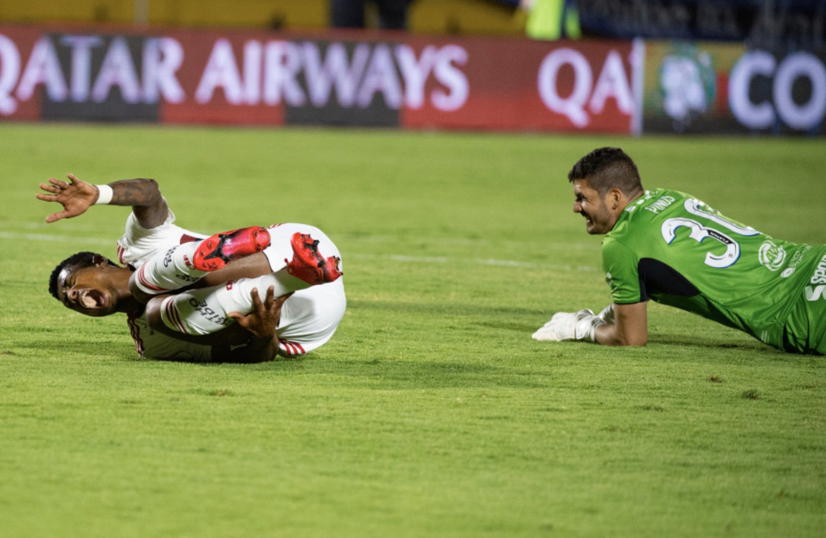 Recopa: Destaque do Fla deixa jogo de ambulância e preocupa