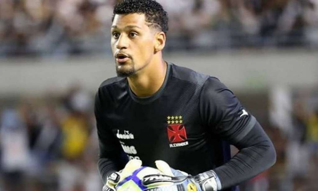 Goleiro Alexander relatou caso de racismo para a arbitragem (Foto: Divulgação)