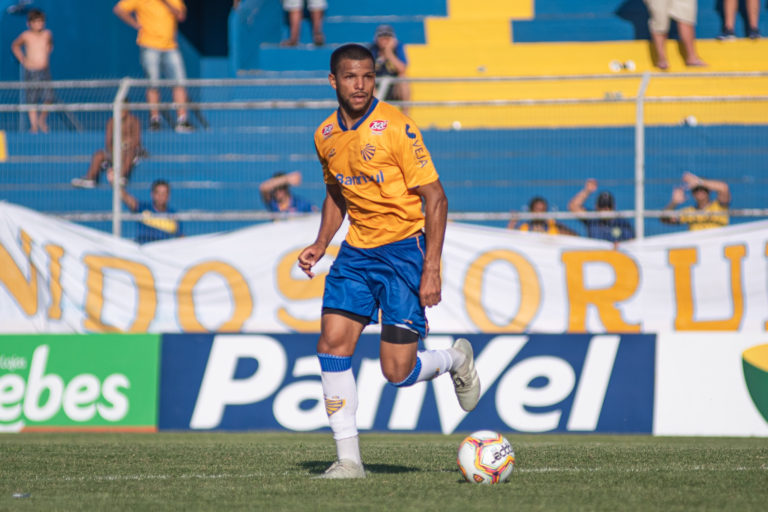 Catarinense: Criciúma acerta com zagueiro, que estava no Pelotas-RS