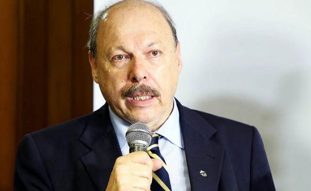 Presidente do Santos elogia Jesualdo, ironiza Sampaoli e critica Atlético-MG