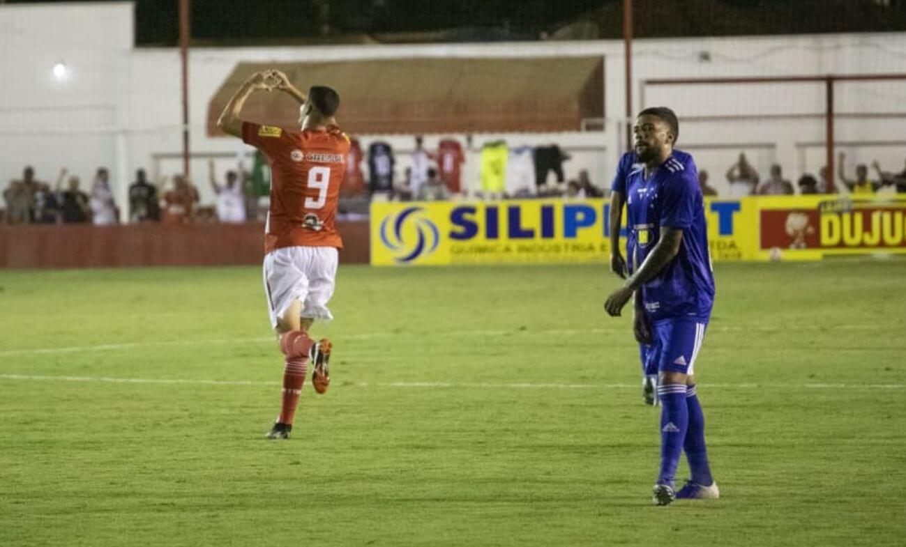 MINEIRO: Cruzeiro joga mal e vê Tombense assumir a liderança