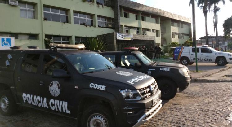 Pernambucano: Polícia cumpre mandados em organizadas de Sport e Santa Cruz