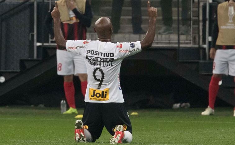 Ao ataque pra vencer. (Foto: Daniel Augusto Jr. / Corinthians)