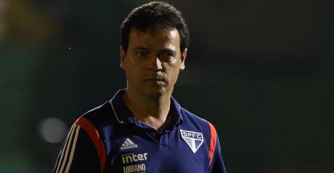 Diniz com dúvidas. (Foto: Rubens Chiri / São Paulo)