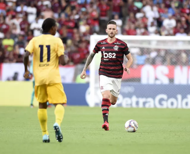 Léo Pereira volta a treinar e pode reforçar Flamengo na final da Taça Guanabara