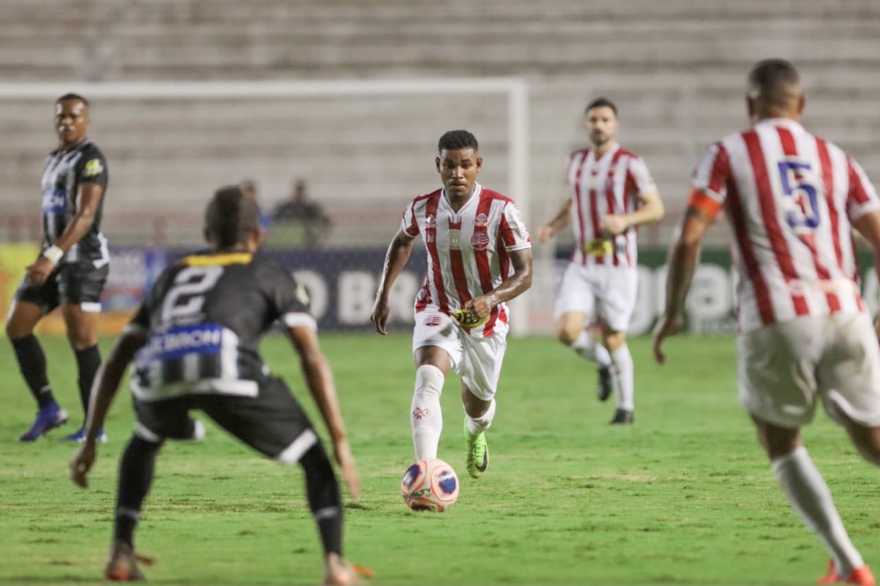 PERNAMBUCANO: Náutico perde a primeira e vê Santa Cruz disparar na ponta