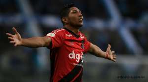 Em São Paulo, Rony se diz realizado no Palmeiras e revela conversa com Luxemburgo
