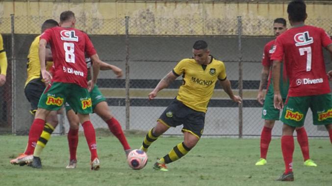 Santista correu muito e venceu São Bernardo no final. Foto: Gabriel Goto