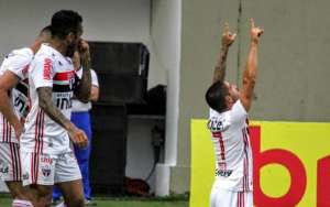 Paulistão: Mesmo com goleada, São Paulo reclama de mais um erro de arbitragem