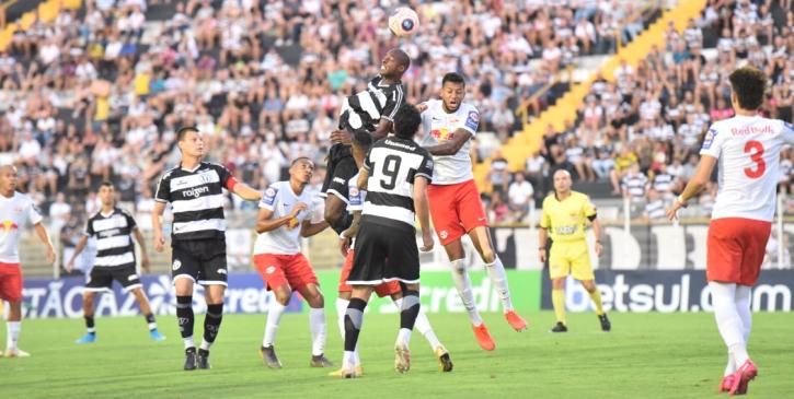 XV virou o placar mesmo com um jogador a menos. Foto: Michel Lambstein