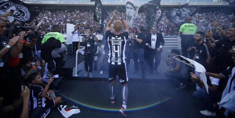 Efeito Honda e Yaya! Botafogo ganha 6 mil sócios em uma semana e chega a 30 mil