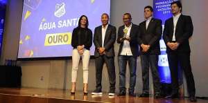 Representando Água Santa, Laureto Lima recebe prêmio Ouro no Programa de Excelência