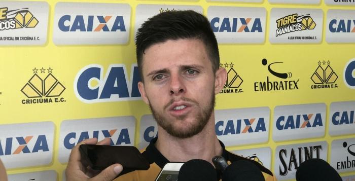 Catarinense: Criciúma tenta reduzir pena de volante que reclamou da arbitragem