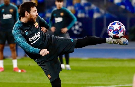 Na cidade onde Maradona é deus, Barcelona confia em Messi para superar Napoli