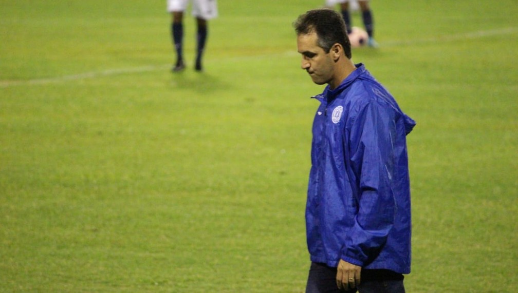 Após derrota na Série A2, São Bento confirma saída do técnico Léo Condé
